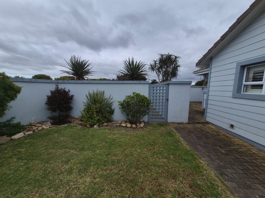 3 Bedroom Property for Sale in Boggomsbaai Western Cape